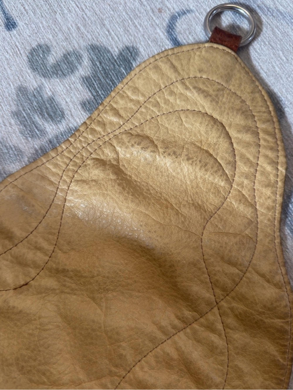 Handcrafted Retro Brown Leather Shoulder Bag with Decorative Stitching - Picture 15 of 16